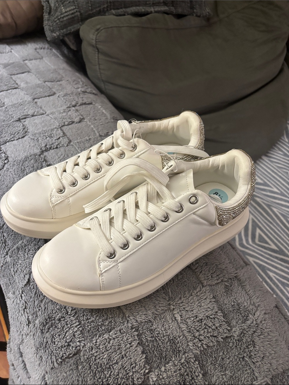 Steve Madden White Lace-Up Sneakers with Silver Glitter Heel New without tags - Picture 6 of 7